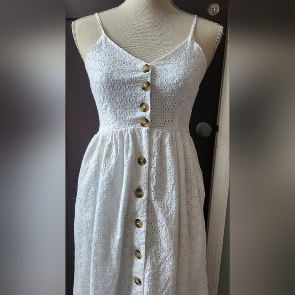 White Eyelet Dress Size XS - Picture 2 of 4
